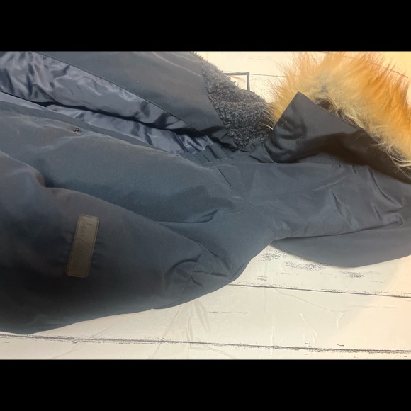 Essential san Edelman jacket! adjustable hood with ultra soft lining! - Picture 3 of 10